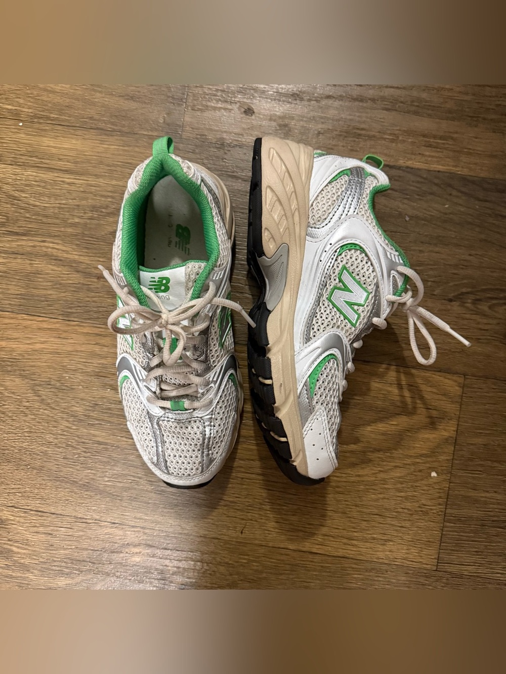 New Balance 530 Size 6 White and Green Athletic Sneakers Women